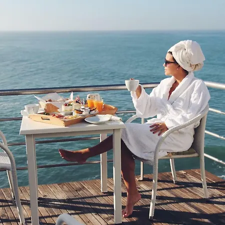 Casa D'arriba B&B 아토우기아다발레이아