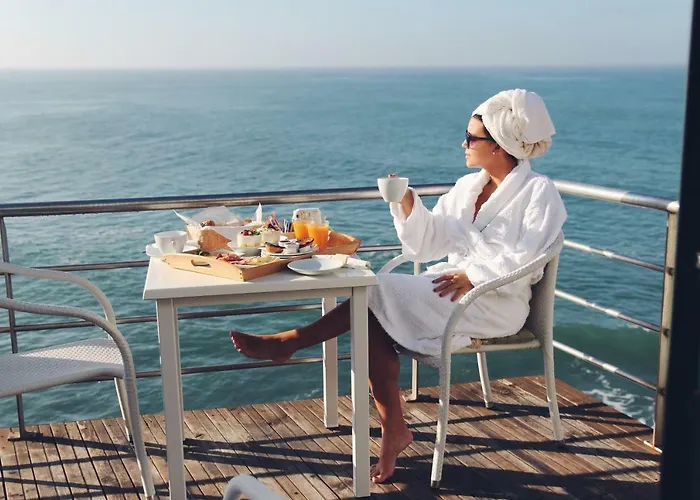 Casa D'arriba Bed & Breakfast Atouguia Da Baleia