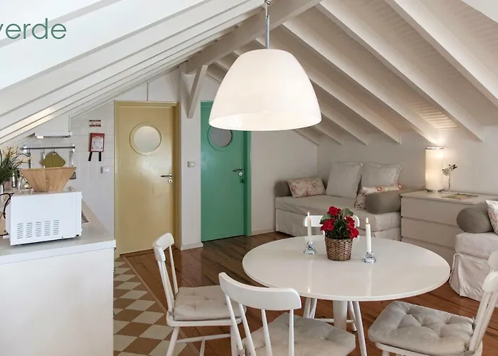 Casa D'arriba Bed & Breakfast Atouguia Da Baleia