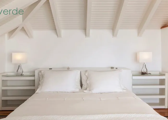 Casa D'arriba Bed & Breakfast Atouguia Da Baleia